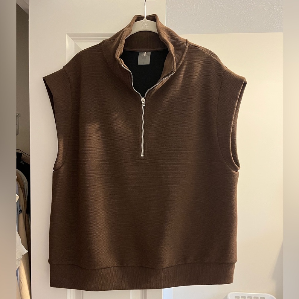 CALIA ottoman Quarter Zip